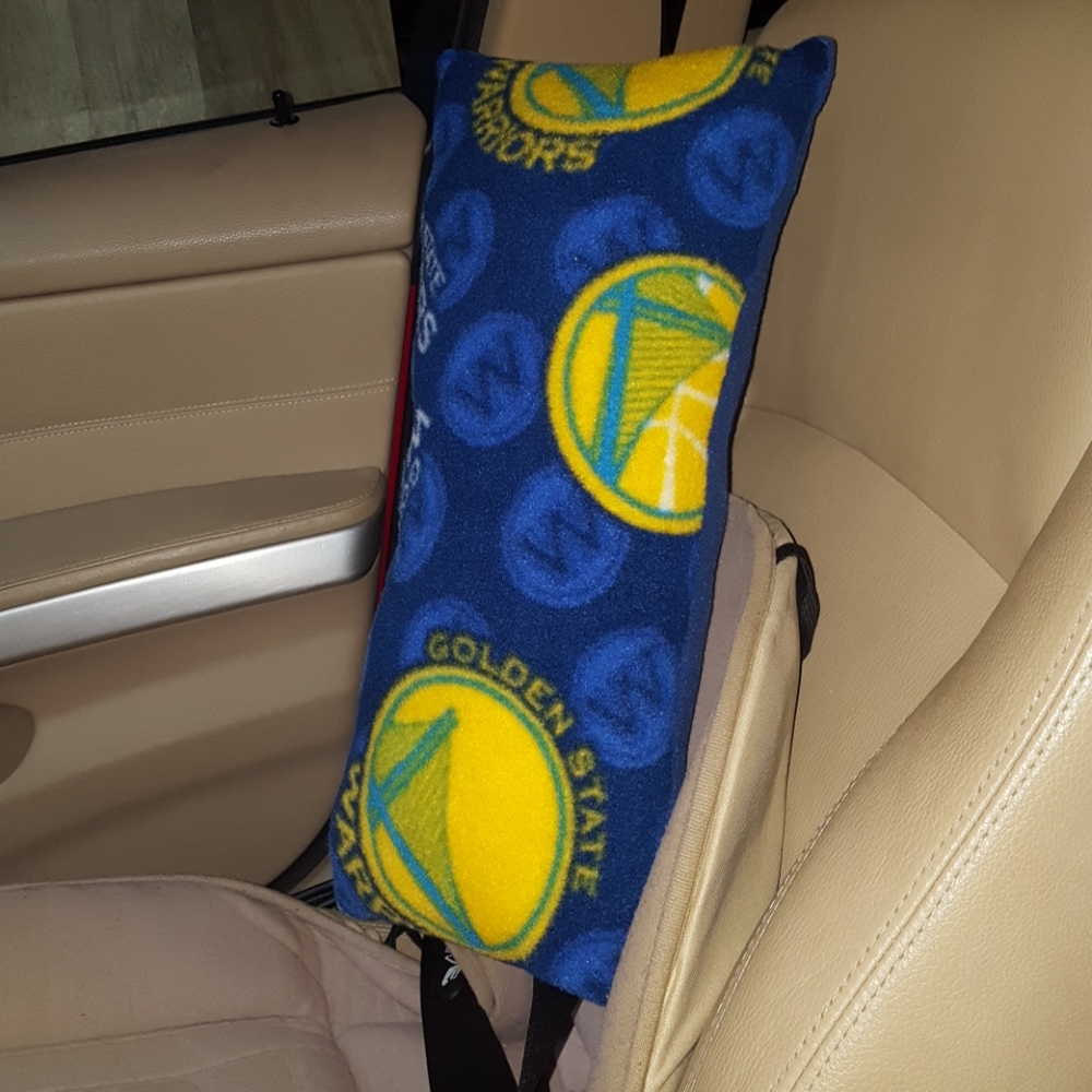 Seatbelt Travel Pillow.  Golden State Warriors.